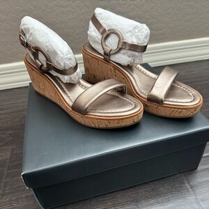 Bernardo Kennedy Wedge Sandals NEW
